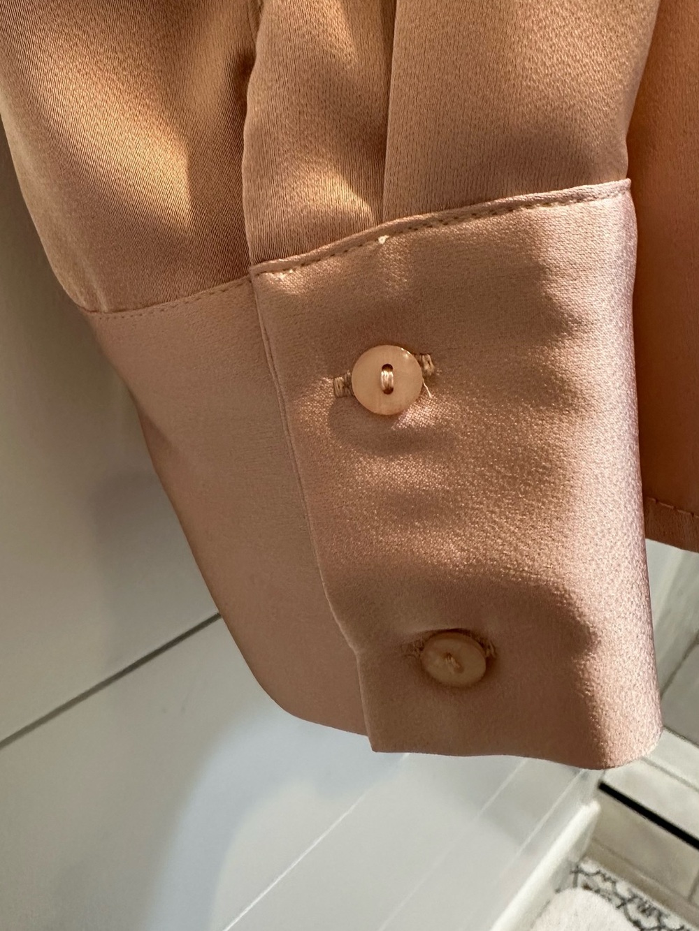 Aqua women’s Satin Button-Down Shirt in Rose Gold ..pristine condition size sm… - Picture 5 of 6